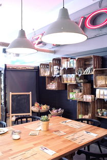 南京餐饮机器人品牌，智能新食代，未来餐厅的机器人军团