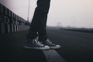探索男士鞋履的潮流与经典—运动品牌的选择指南